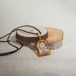 Образок нательный из янтаря с ликом Божией Матери "Казанская" — изображение 3